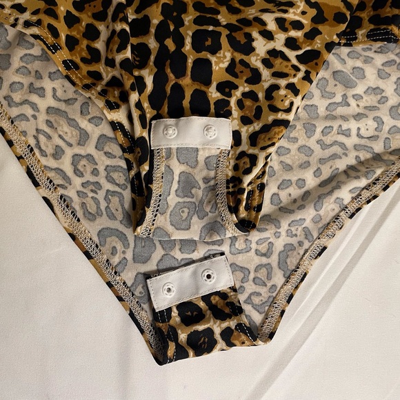 Long Sleeve Leopard Print Bodysuit Size Small - Picture 3 of 12